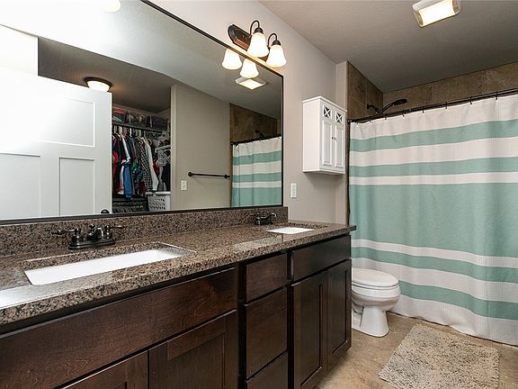 4th image of 309 Evergreen Dr NW