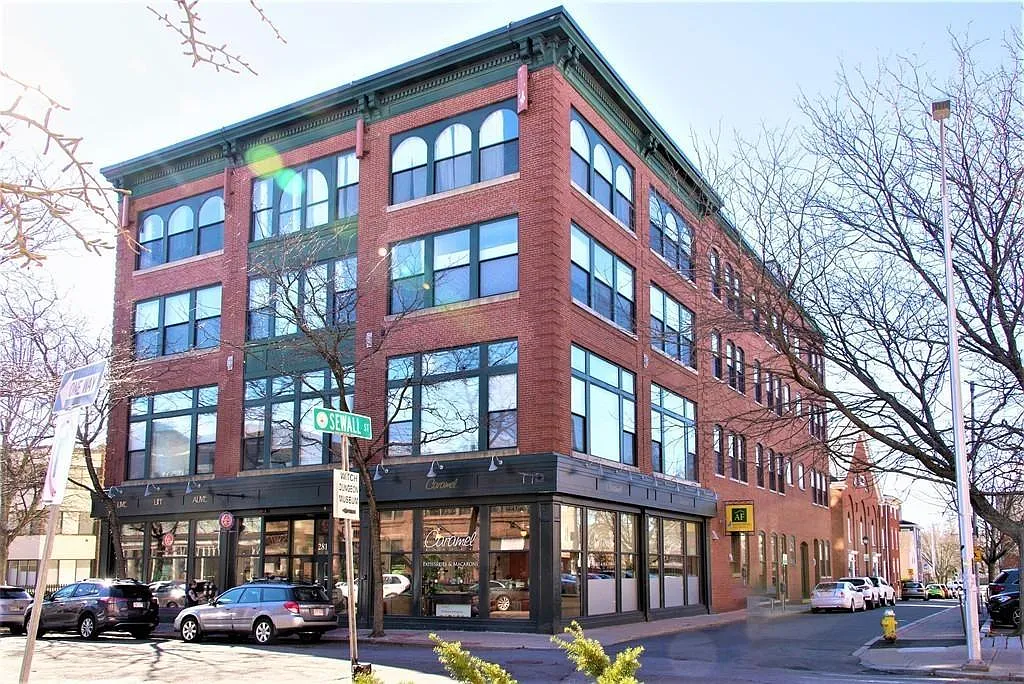 281 Essex St — Photo 2