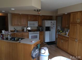 1452 NE Windermere Dr, Tremont, IL 61568