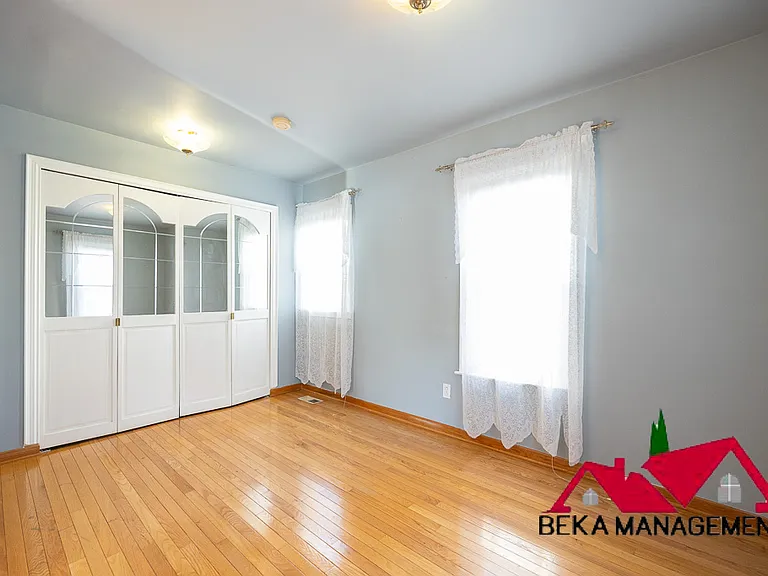 26627 Rialto St — Photo 4