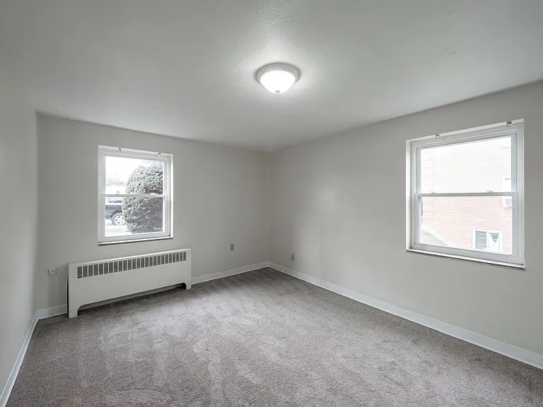 810 Perry Hwy — Photo 6