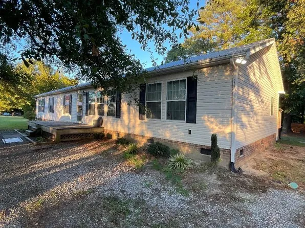 375 Lennie Smith Rd, Fuquay Varina, NC 27526