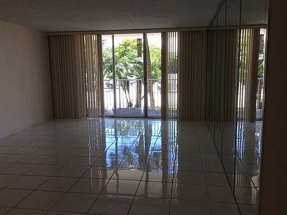 2nd image of 2801 NE 183rd St APT 103W