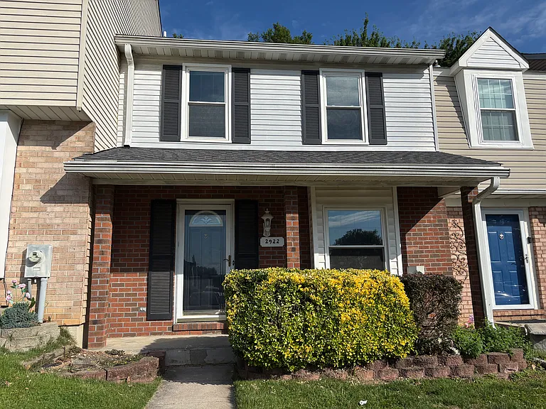 2922 Carlyle Ct — Photo 1