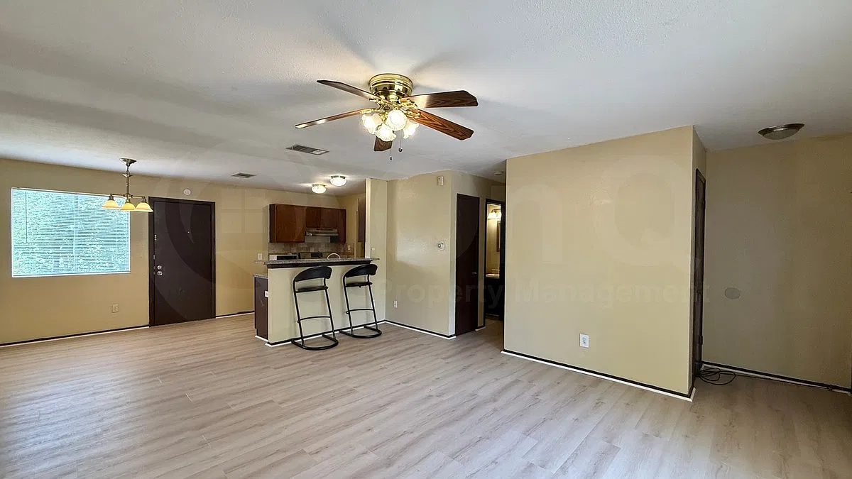 3 bed, 2.0 bath, 1040 sqft, $1,599 — Photo 4