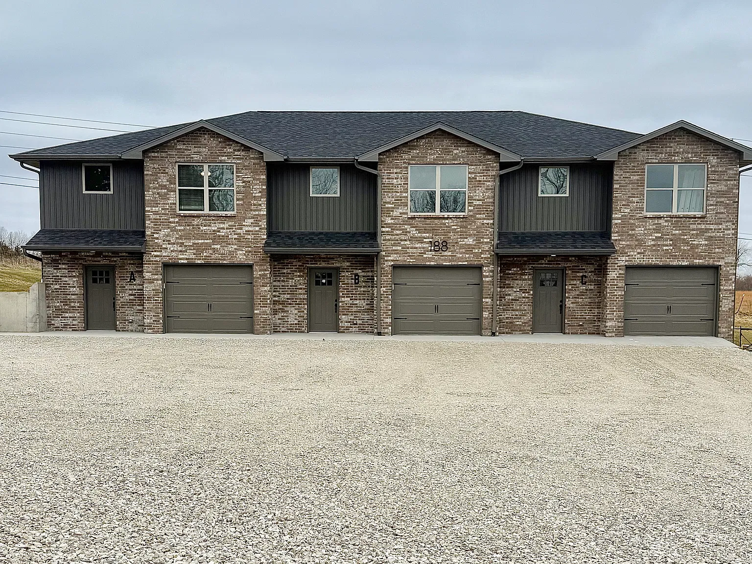 192 Jefferson Rd — Photo 1