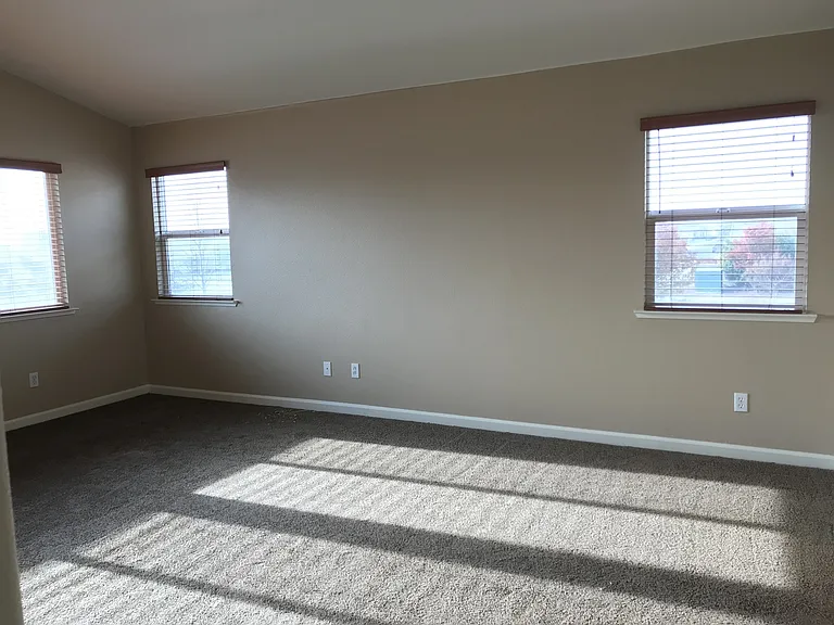 1235 Bluegrass Ct — Photo 28