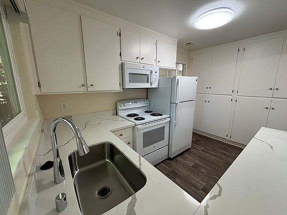 5th image of 786 Reseda Dr APT 19