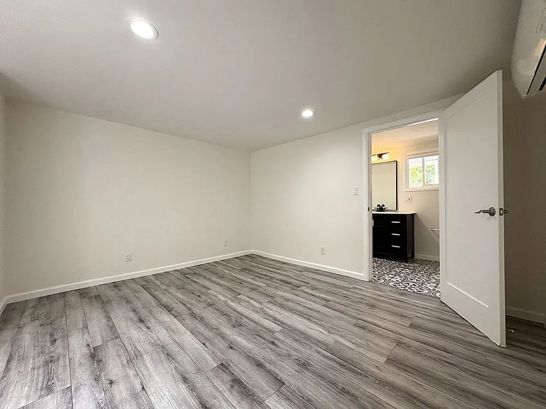 2350 Alameda De Las Pulgas — Photo 43