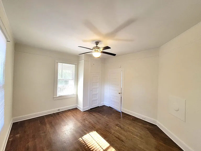 505 Ross Ave — Photo 9