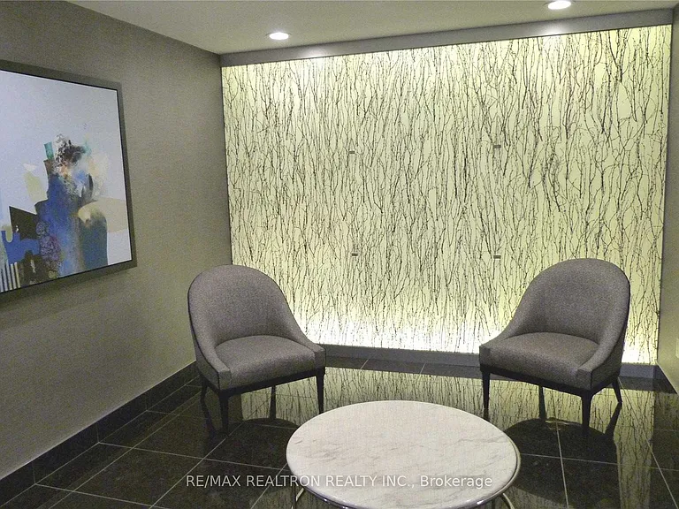 7601 Bathurst St #804 — Photo 16