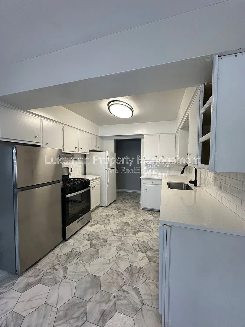 6 bed, 2.0 bath, 1500 sqft, $3,000 — Photo 1