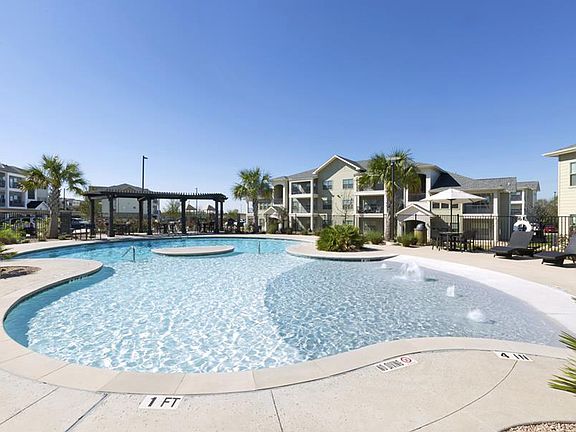 3rd image of 2515 W San Antonio St APT 1104