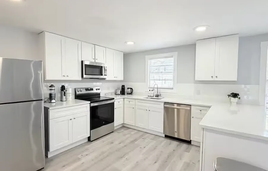 2 bed, 950 sqft, $1,800 — Photo 2