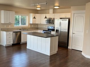 1047 W Ellendale Ave, Dallas, OR 97338