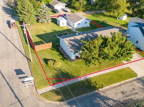 494 7th Ave NW, Valley City, ND 58072
