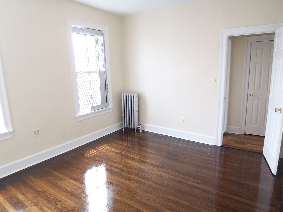 2nd image of 1720 University Ave APT 3B