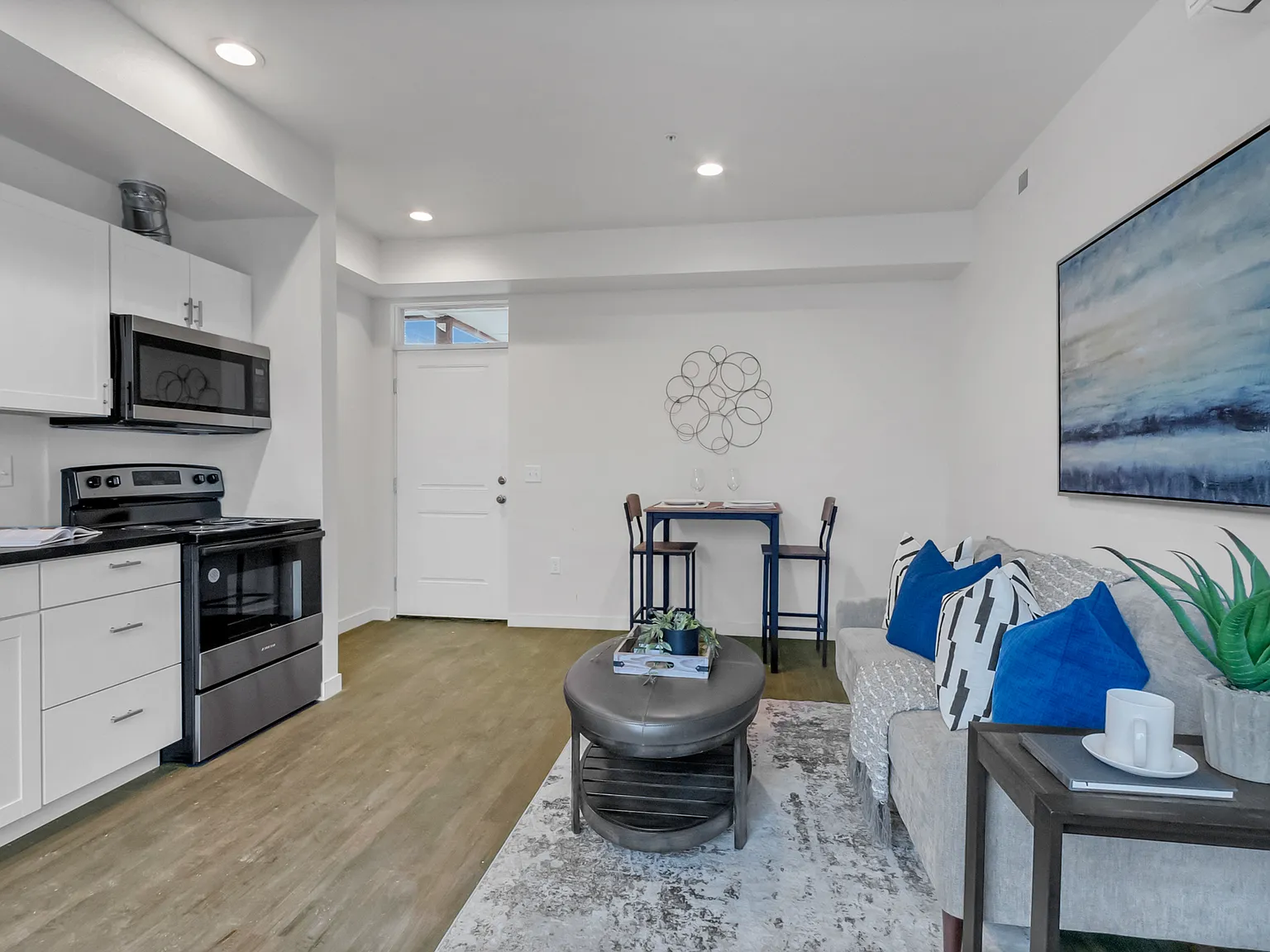 4501 S Warner St — Photo 4