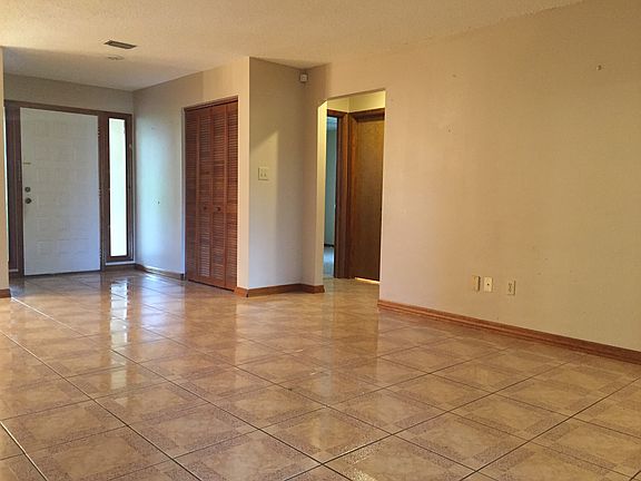 5th image of 16504 Ashwood Dr
