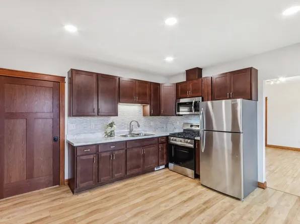351 E Deer Pl, Milwaukee, WI 53207
