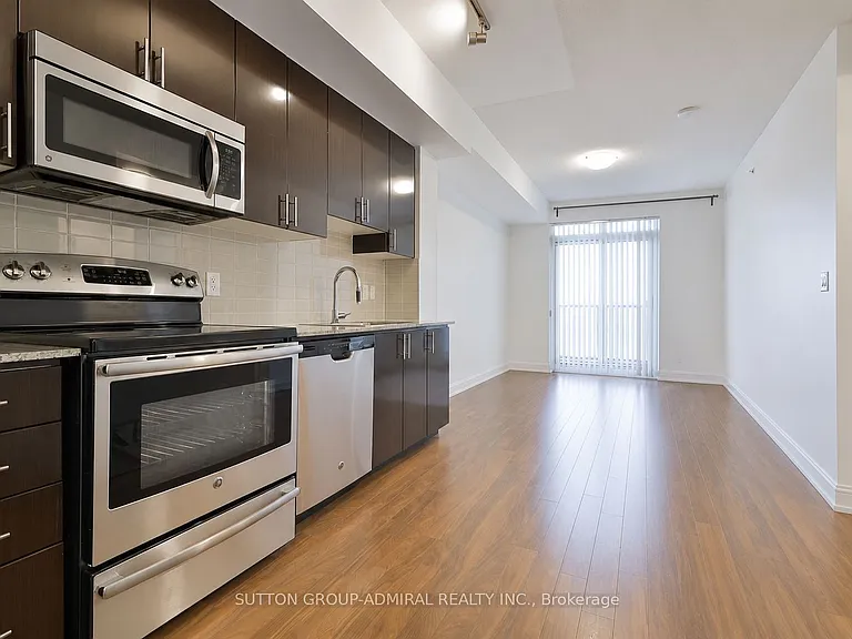 7171 Yonge St #405 — Photo 3