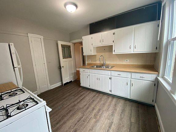 2nd image of 3306 W Catalpa Ave APT 2