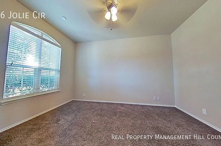 136 Jolie Cir — Photo 8