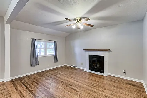 1521 Crestmore Pl Photo 1
