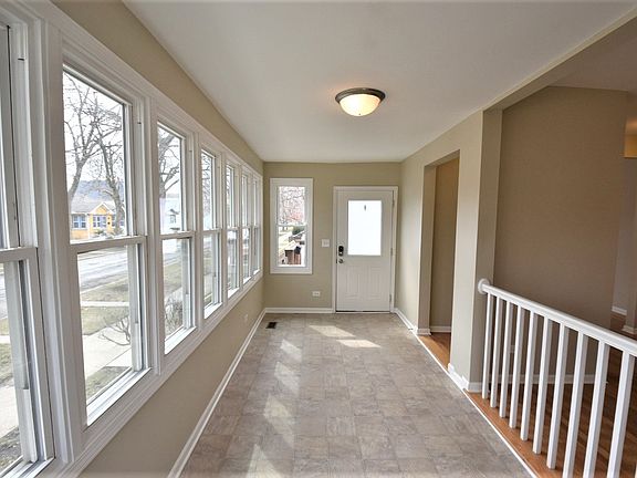2nd image of 1021 Marengo Ave