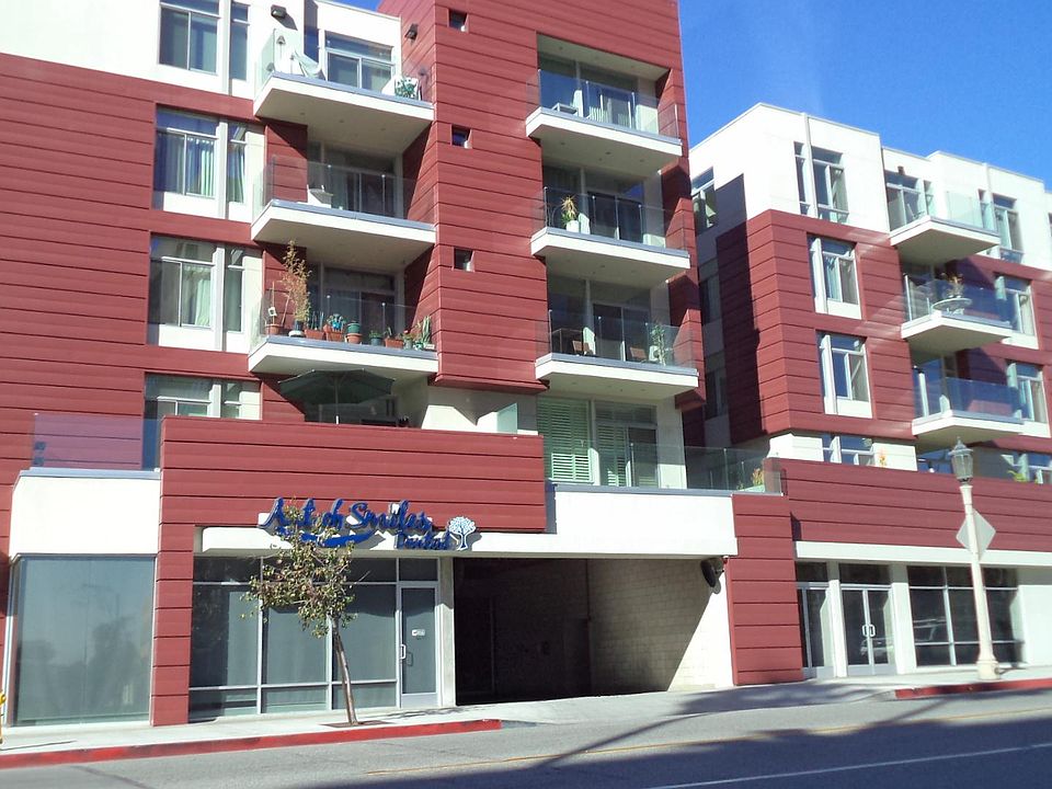 BUILDING FRONT