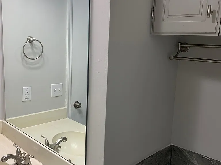 upstairs bathroom 1