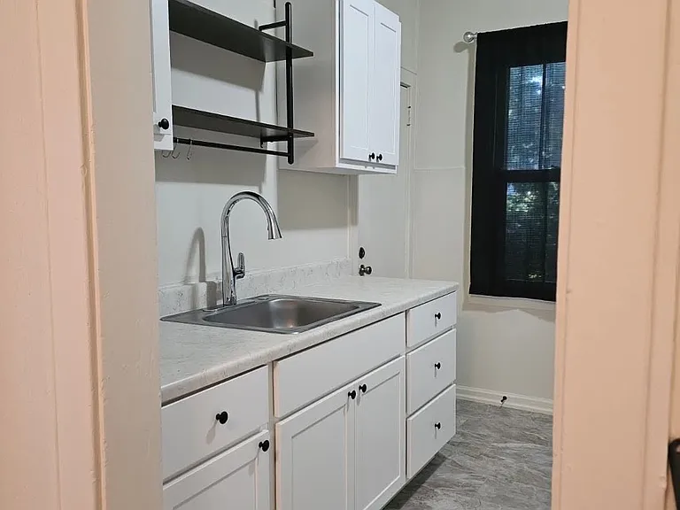 1134 Fairbanks Ave — Photo 10