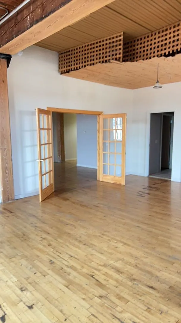 Historic Lofts next door to Steel District and Levitt — Photo 4