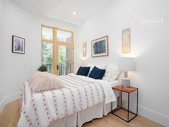 3rd image of 1346 Pacific St #4B