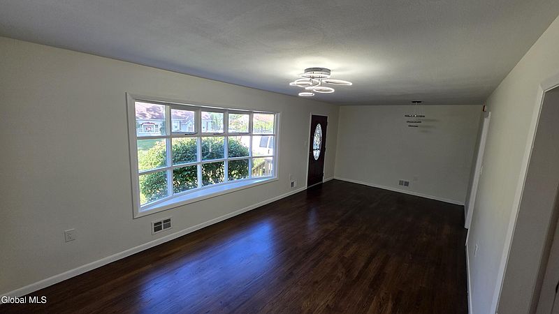 5th image of 72 Cordell Road