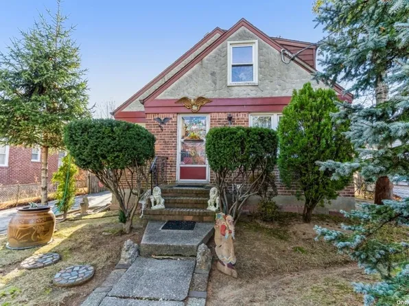 160 Central Ave, Lynbrook, NY 11563