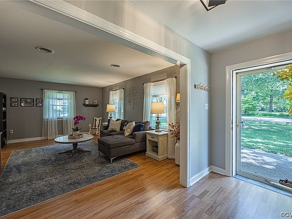 3rd image of 5300 Lingle Ln