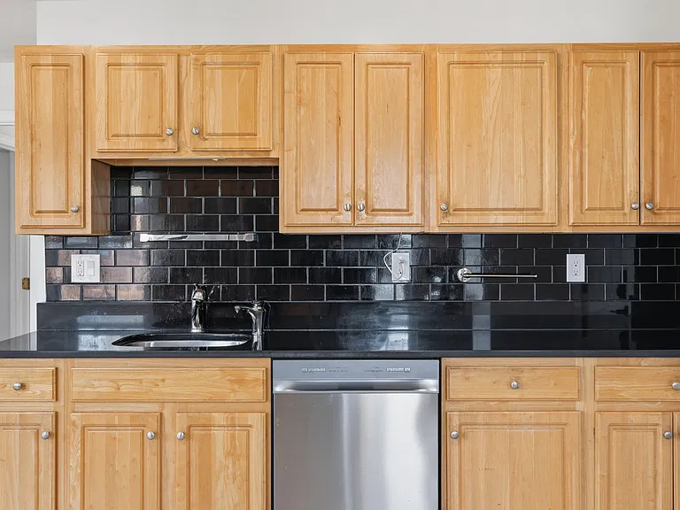 117 Quincy St #2 — Photo 3