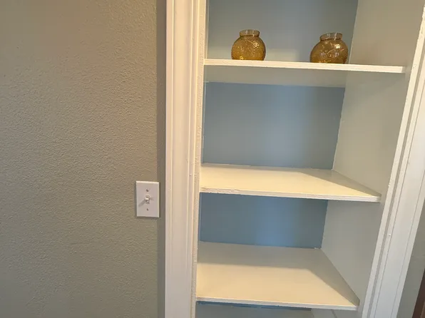 1434 SE 87th Ave, Portland, OR 97216