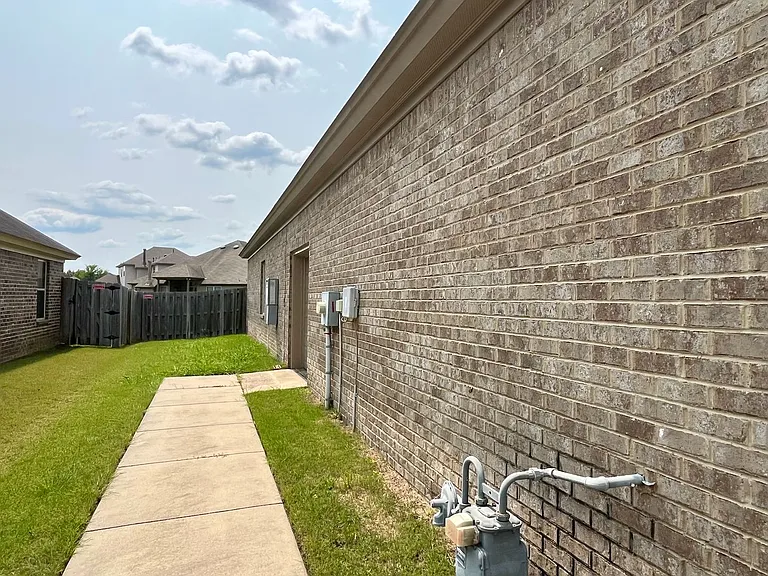 9408 Tillman Ct — Photo 4