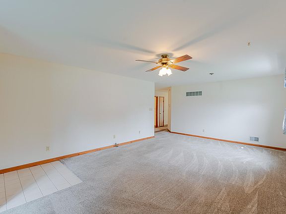 3rd image of 3643 Sandalwood Ct