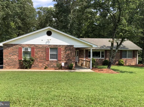 37995 Mohawk Dr, Charlotte Hall, MD 20622
