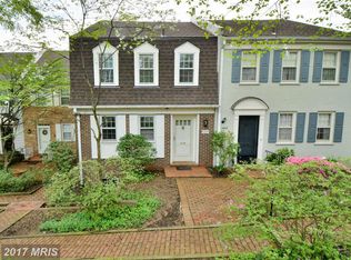 4925 Crescent St #B-11, Bethesda, MD 20816