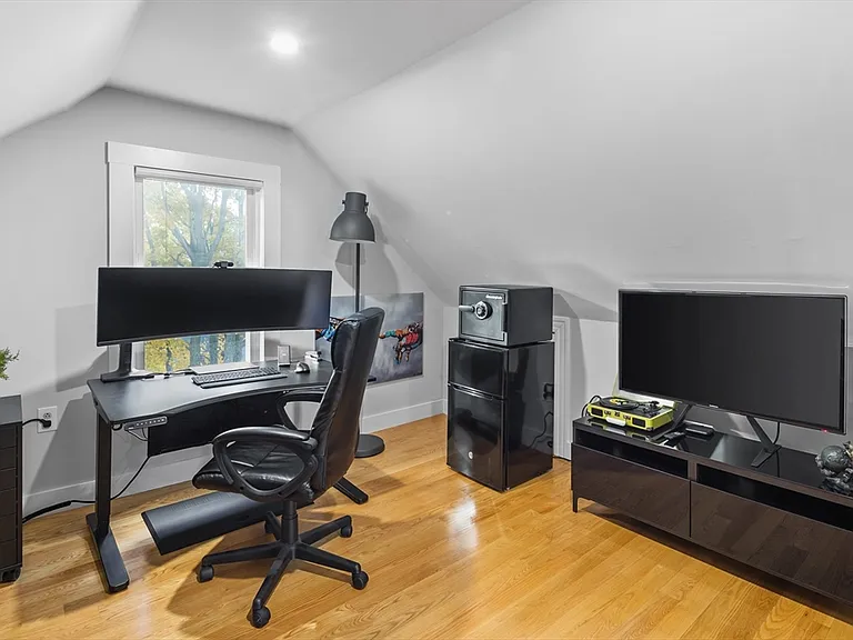 14 Everett St #14-2 — Photo 12