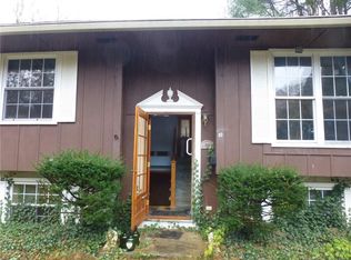 10 Surrey Ln, Stonington, CT 06378