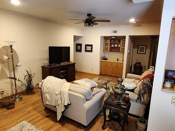 5th image of 14960 Dickens St Unit 108