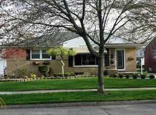 3867 Yorba Linda Blvd, Royal Oak, MI 48073