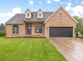 2427 Queensbury Rd, Alliance, OH 44601
