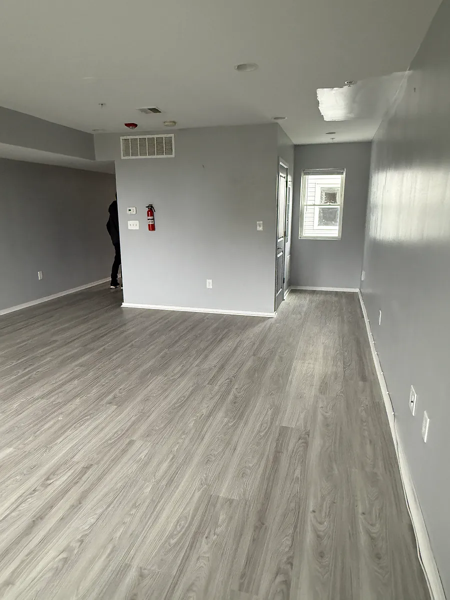 Building Photo - 811 N Franklin St #201