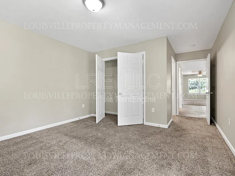 304 Keeneland Dr #1A — Photo 10